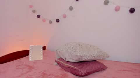 Nina online show from 10-17-25, 03:47