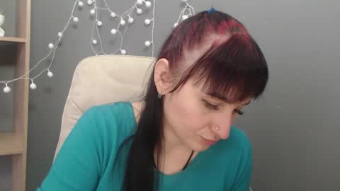 Snapshot of ninaflawlees chatting on 01-18-26, 01:04 ninaflawlees online show from 01-18-26, 01:04