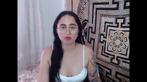 N I N A online show from 01-21-25, 04:37