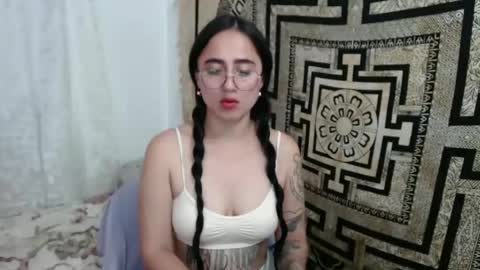 N I N A online show from 02-13-25, 06:16
