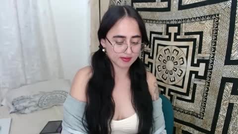N I N A online show from 03-06-25, 10:26