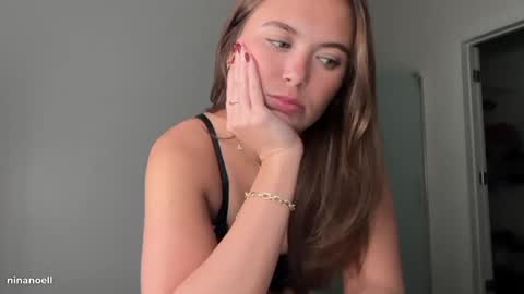 Snapshot of ninanoell chatting on 11-19-25, 02:22 Nina online show from 11-19-25, 02:22