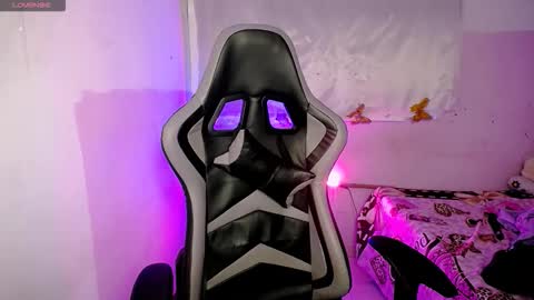 ninatinydoll1 online show from 10-31-25, 09:21