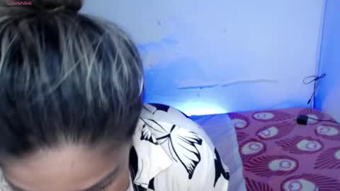 Snapshot of ninatinydoll1 chatting on 04-15-26, 11:39 ninatinydoll1 online show from 04-15-26, 11:39