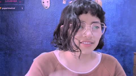 Snapshot of ninayellow chatting on 01-10-25, 12:58 Nina online show from 01-10-25, 12:58
