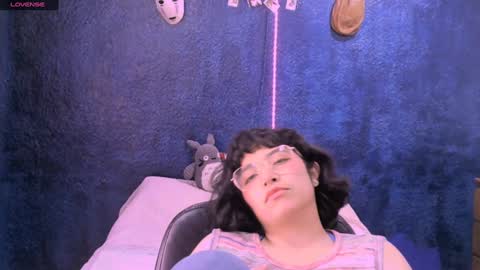 Snapshot of ninayellow chatting on 01-22-25, 02:56 Nina online show from 01-22-25, 02:56