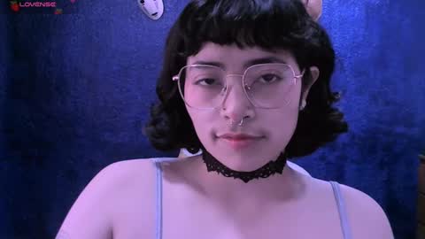Snapshot of ninayellow chatting on 02-27-25, 01:38 Nina online show from 02-27-25, 01:38
