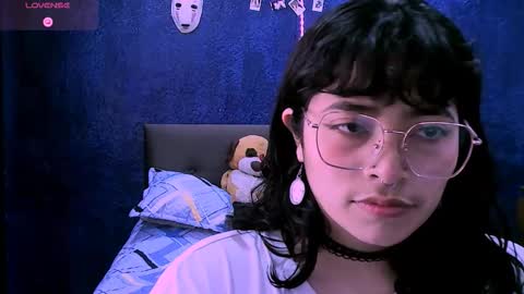 Snapshot of ninayellow chatting on 09-25-25, 01:59 Nina online show from 09-25-25, 01:59