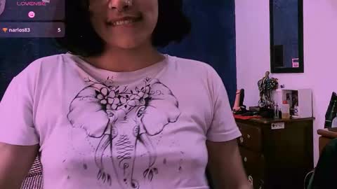 Snapshot of ninayellow chatting on 12-20-25, 02:35 Nina online show from 12-20-25, 02:35