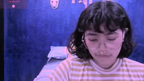 Snapshot of ninayellow chatting on 01-16-26, 10:36 Nina online show from 01-16-26, 10:36