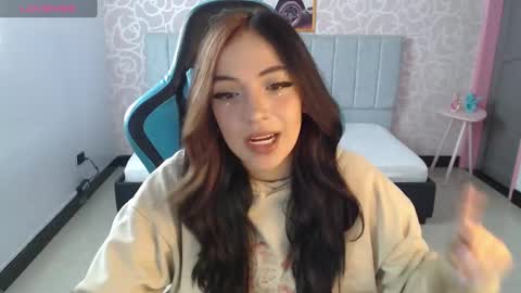 Snapshot of ninfa_ch chatting on 12-21-24, 11:22 Ninfa online show from 12-21-24, 11:22