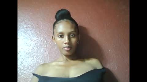 ninie246746 online show from 02-25-25, 08:58