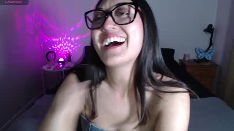 Snapshot of ninimoon chatting on 10-27-25, 02:48 Ninimoon online show from 10-27-25, 02:48