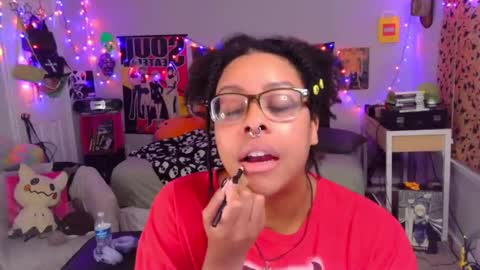 Snapshot of nintendhoe_ chatting on 09-30-25, 11:48 kiwi online show from 09-30-25, 11:48