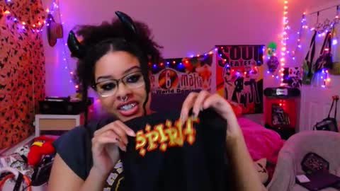 Snapshot of nintendhoe_ chatting on 10-14-25, 04:46 kiwi online show from 10-14-25, 04:46