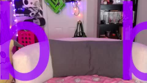 Snapshot of nintendhoe_ chatting on 11-22-25, 05:06 kiwi online show from 11-22-25, 05:06