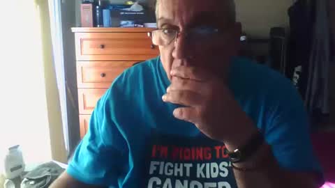 Snapshot of nionios67 chatting on 10-10-25, 02:05 Dennis online show from 10-10-25, 02:05