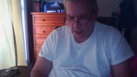 Snapshot of nionios67 chatting on 11-11-25, 08:09 Dennis online show from 11-11-25, 08:09