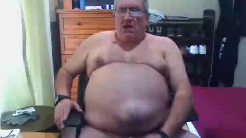 Snapshot of nionios67 chatting on 11-12-25, 04:18 Dennis online show from 11-12-25, 04:18