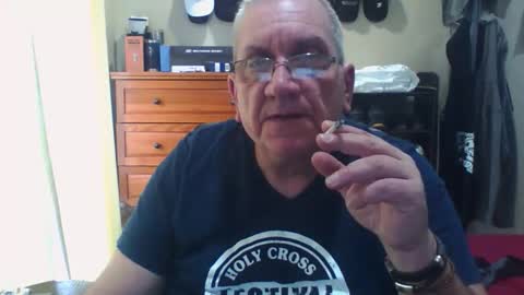 Snapshot of nionios67 chatting on 11-19-25, 04:51 Dennis online show from 11-19-25, 04:51