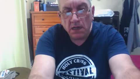 Snapshot of nionios67 chatting on 11-21-25, 03:44 Dennis online show from 11-21-25, 03:44