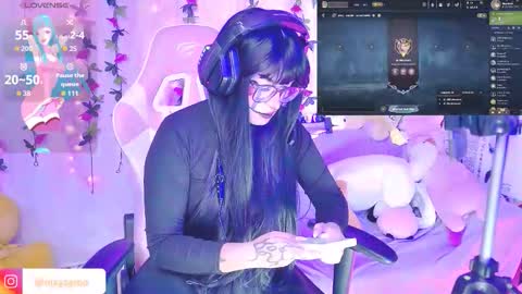 Nixy Sama online show from 11-17-25, 10:48