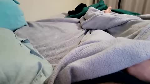 Snapshot of niyo1996 chatting on 02-16-26, 01:24 niyo1996 online show from 02-16-26, 01:24