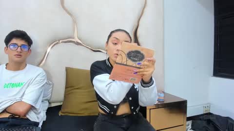 Snapshot of noa_arez chatting on 10-12-25, 01:59 NoaandArez online show from 10-12-25, 01:59