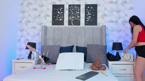 NATHALIA MORENO online show from 09-12-25, 12:38