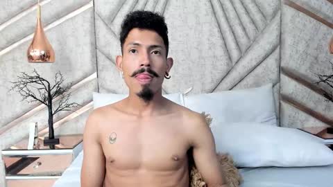 Snapshot of noaahtylor chatting on 02-08-26, 09:40 Noah online show from 02-08-26, 09:40