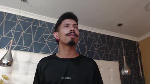 Snapshot of noaahtylor chatting on 02-11-26, 08:14 Noah online show from 02-11-26, 08:14