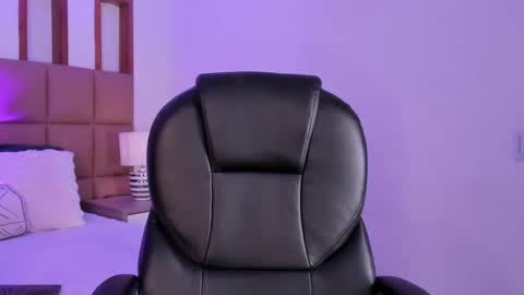 NoaDream  online show from 10-06-25, 03:53