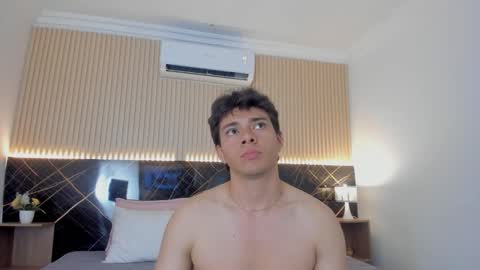 Snapshot of noah_7_ chatting on 12-03-25, 07:12 Noah online show from 12-03-25, 07:12