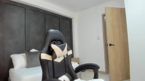 N O A  H online show from 12-17-25, 03:12