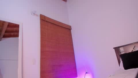 Sara  online show from 11-20-25, 03:39