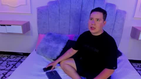 Snapshot of noah_chapman chatting on 10-19-25, 12:50 NOAH online show from 10-19-25, 12:50