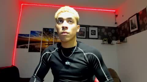 noah_flynn1 online show from 10-09-25, 05:38