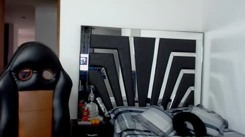 Snapshot of noah_harris01 chatting on 12-19-24, 10:00 Noah Harris01 online show from 12-19-24, 10:00