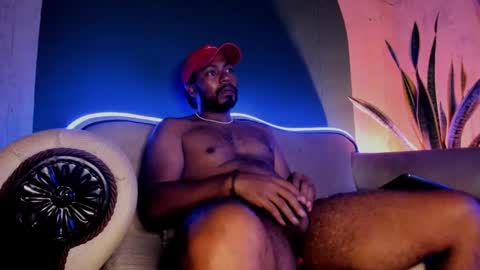 Snapshot of noah_jones__ chatting on 12-14-24, 08:23 Noah online show from 12-14-24, 08:23