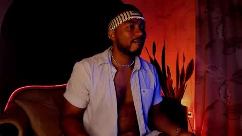 Snapshot of noah_jones__ chatting on 12-21-24, 05:25 Noah online show from 12-21-24, 05:25