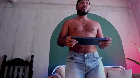 Snapshot of noah_jones__ chatting on 02-02-25, 05:59 Noah online show from 02-02-25, 05:59