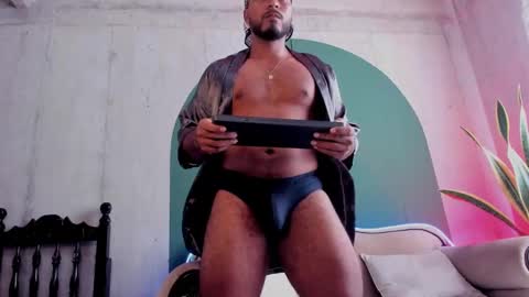 Snapshot of noah_jones__ chatting on 02-04-25, 06:06 Noah online show from 02-04-25, 06:06