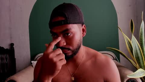 Snapshot of noah_jones__ chatting on 02-07-25, 07:06 Noah online show from 02-07-25, 07:06