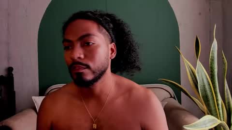 Snapshot of noah_jones__ chatting on 02-09-25, 06:58 Noah online show from 02-09-25, 06:58