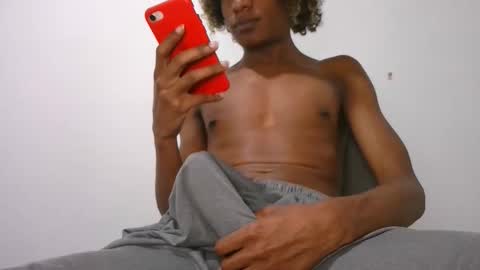 Snapshot of noah_miller7 chatting on 09-27-25, 07:19 Noah Millers online show from 09-27-25, 07:19