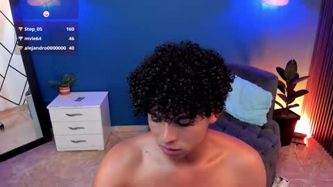 noah_smith04 online show from 11-07-25, 04:51