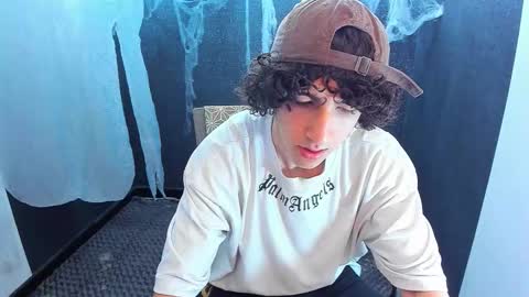 noah_sokolov online show from 10-30-25, 01:45