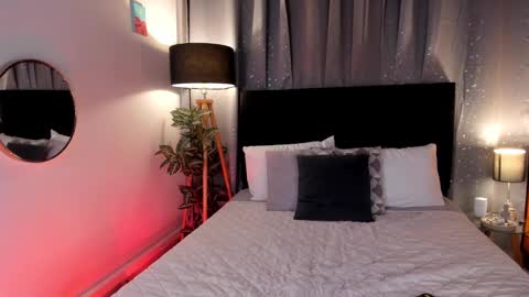 Snapshot of noahandlauren chatting on 03-02-25, 09:32 .  . online show from 03-02-25, 09:32