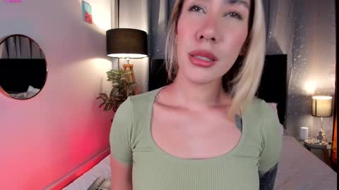 Snapshot of noahandlauren chatting on 03-03-25, 04:03 .  . online show from 03-03-25, 04:03