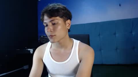 Snapshot of noahbakerr chatting on 10-21-25, 07:58 noahbakerr online show from 10-21-25, 07:58